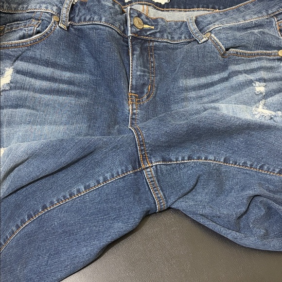 Torrid Women’s High Rise Distressed Skinny Jeans in Size 18 - Picture 7 of 7